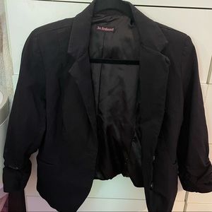 Super comfortable blazer with satin inside (worn for graduation) 🖤✔️